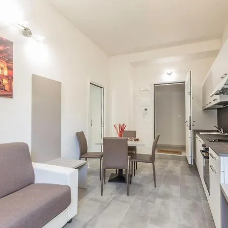 Marconi Apartment