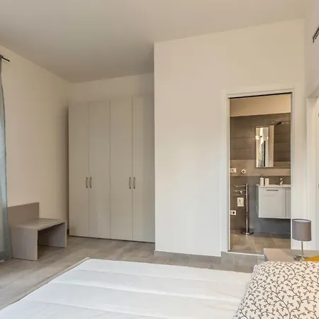 Marconi Apartment *