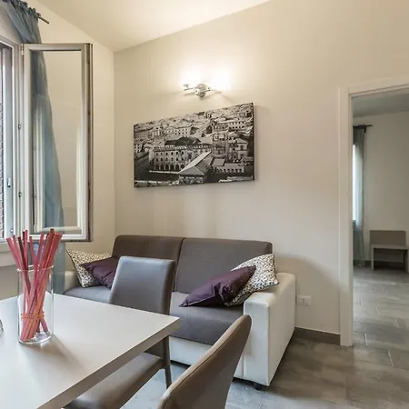 Marconi Apartament *